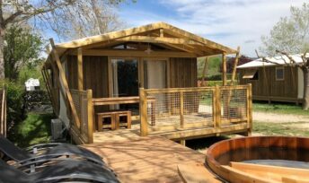 Le Natur's lodge du camping de La Sorguette.
