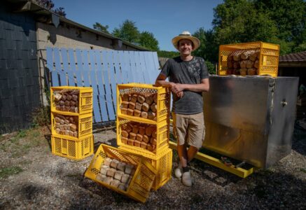Arnaud, le boulanger qui cuit ses pains grâce au soleil