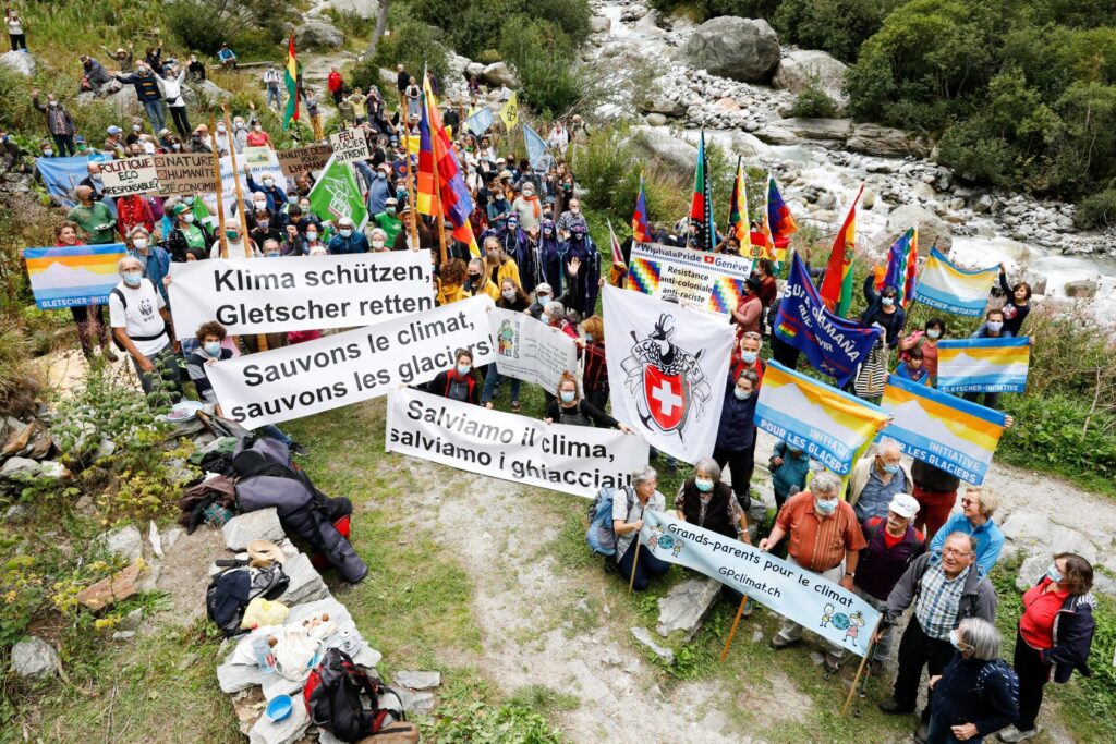 Enterrement de glacier. Crédit : Alliance climatique suisse.