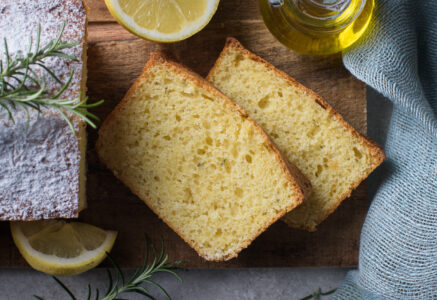 Recette de cake au citron et romarin sans beurre