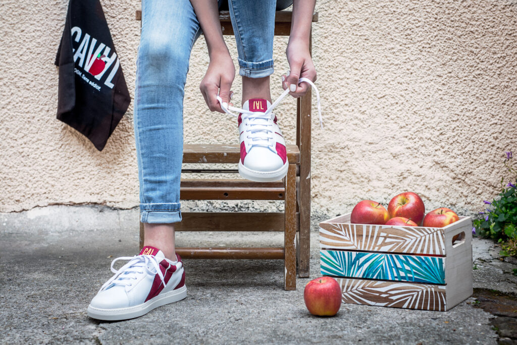 Les baskets de la marque Caval sont en cuir de pomme.