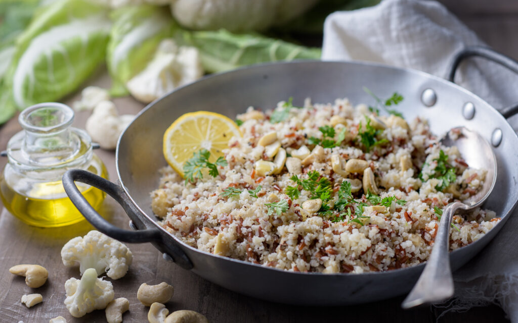 Semoule de chou-fleur frit, riz rouge et noix de cajou - Mon Quotidien Autrement - ©E. Montuclard