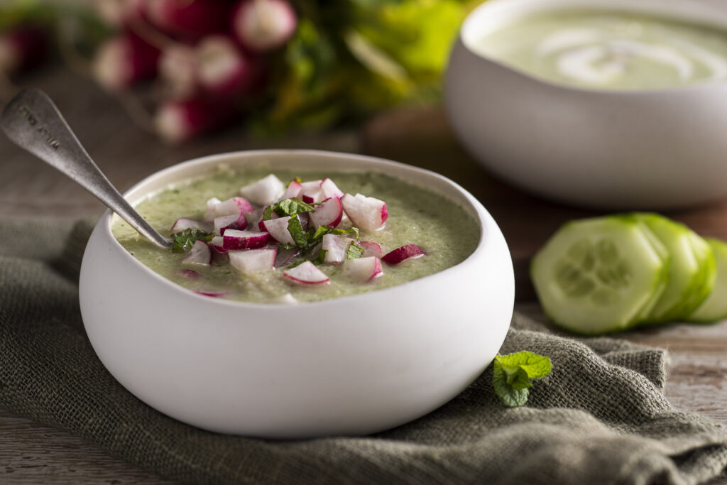 Soupe froide de concombre est radis roses - Mon Quotidien Autrement - ©E.Montuclard