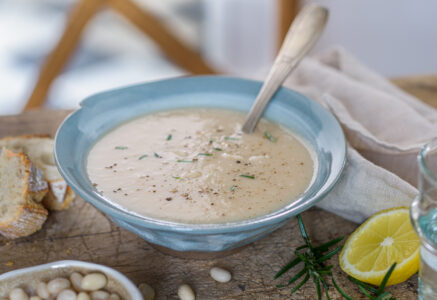 Soupe de haricots blancs à l’ail et au romarin