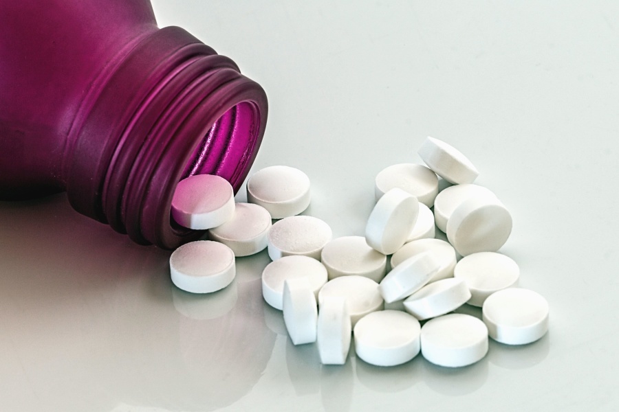 Flacon de médicaments © Stevepb