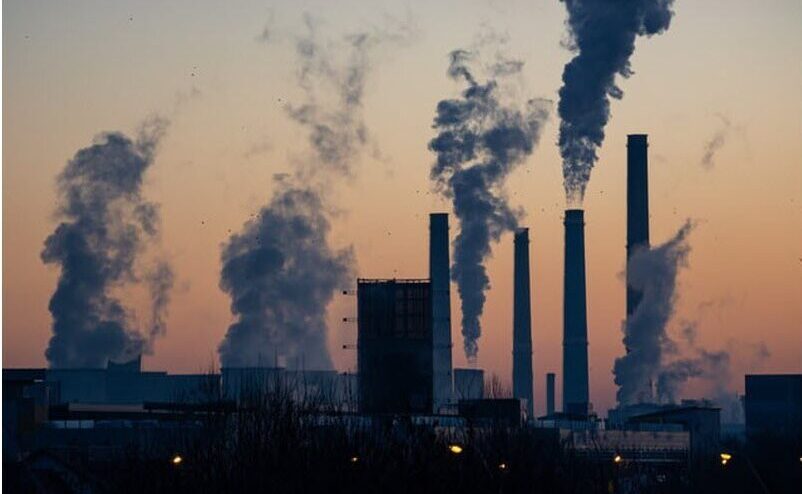 La pollution de l'air tue chaque année. © Ella Ivanescu (Unsplash)