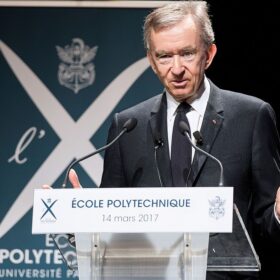 Bernard Arnault occupe la première place des 500 plus grosses fortunes françaises, avec un capital évalué à 149 milliards d'euros © Jérémy Barande - Wikimedia Commons