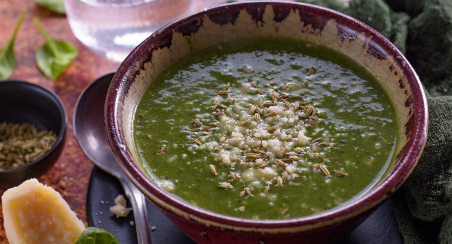 Soupe de poireaux et épinards au cumin et au grana padano - Mon Quotidien Autrement - ©E. Montuclard