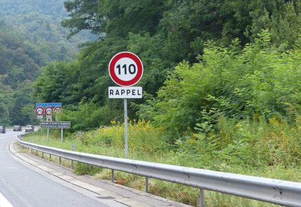 Limiter la vitesse, taxer le kérosène… pourquoi ça bloque ?