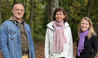 Hortense Noiret (à droite) avec les deux autres cofondateurs des ateliers « Nature et coopération » - Photo personnelle