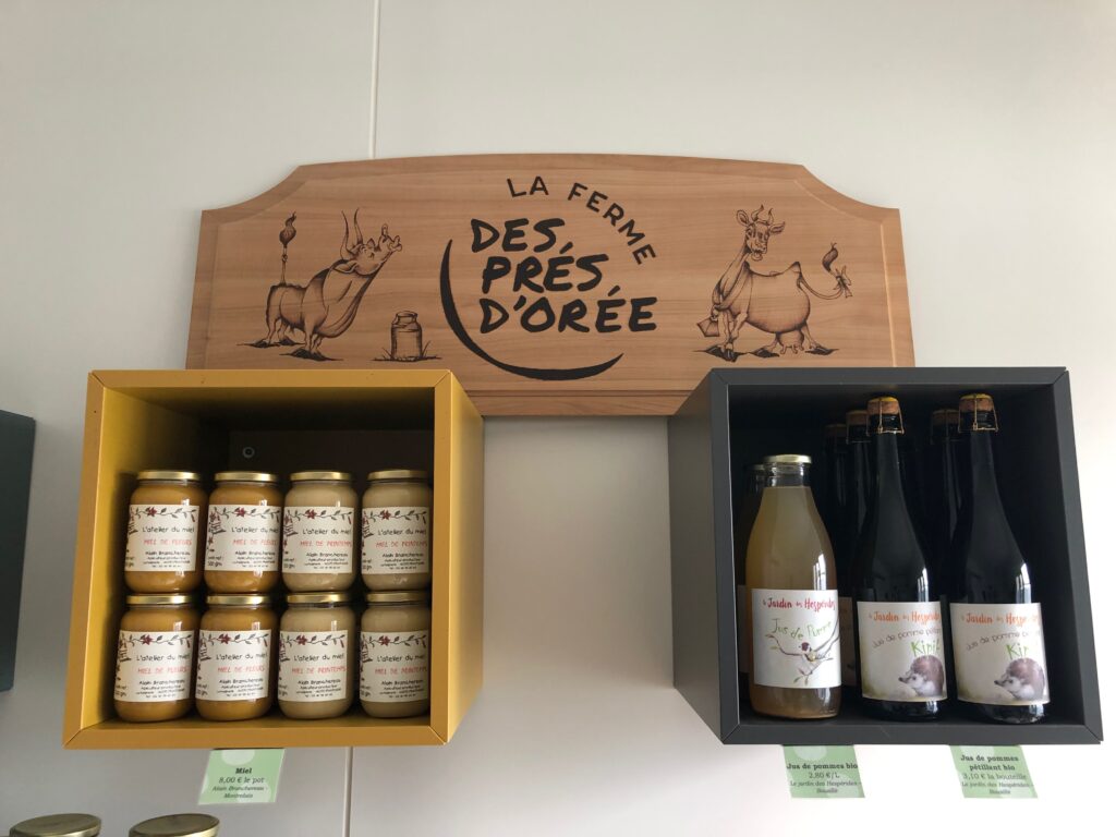 La ferme des Prés d'Orée a investi dans son propre magasin de vente en circuits courts © MDoiezie