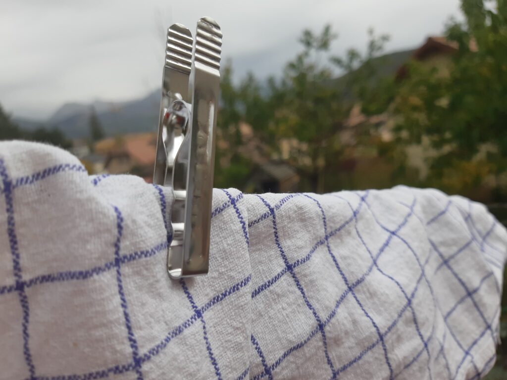 Des pinces en inox inoxydables fabriquées en France.