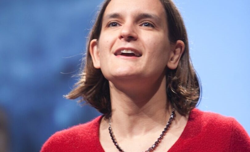 L'économiste Esther Duflo a évalué plusieurs politiques de lutte contre la pauvreté © Wikimedia Commons