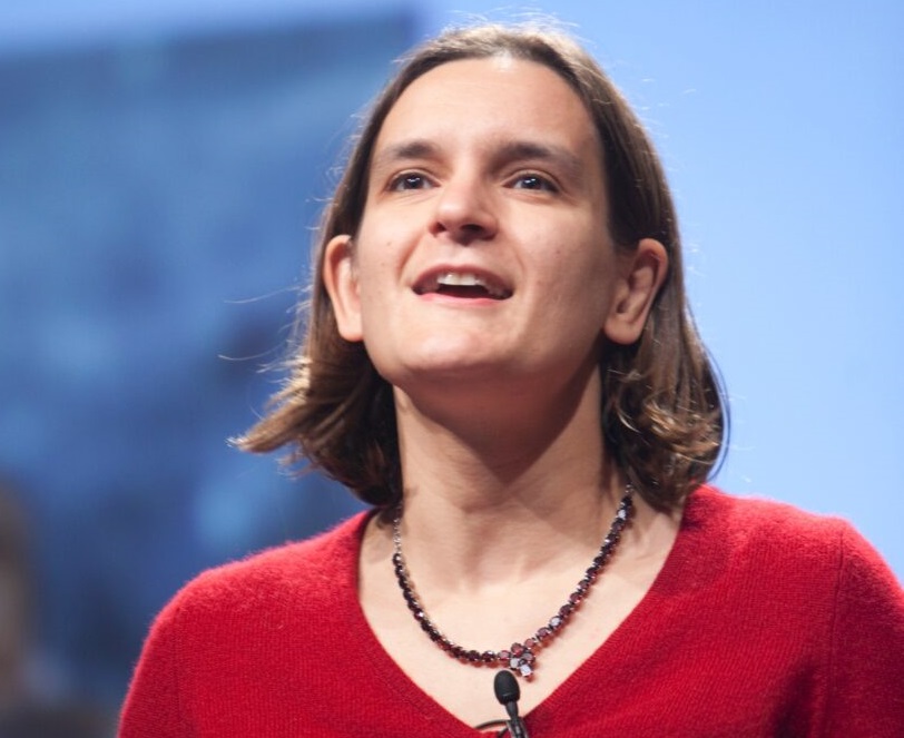 L'économiste Esther Duflo a évalué plusieurs politiques de lutte contre la pauvreté © Wikimedia Commons