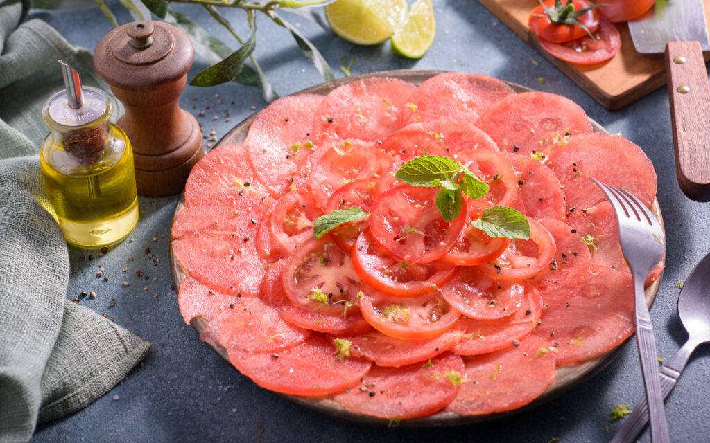Carpaccio de pasteque et tomate au citron vert - Mon Quotidien Autrement - ©E. Montuclard