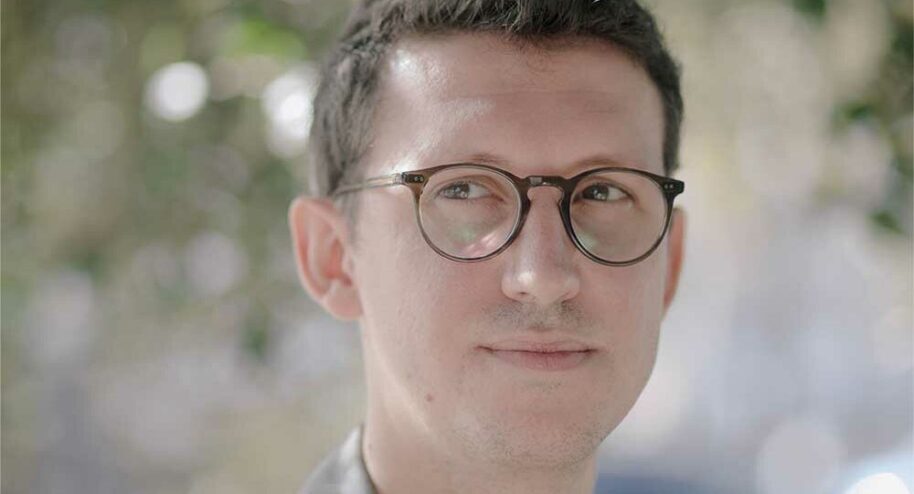 Pierre Rouvière, fondateur du compte "Écolo, mon cul" © Cha Gonzalez -ed. Eyrolles