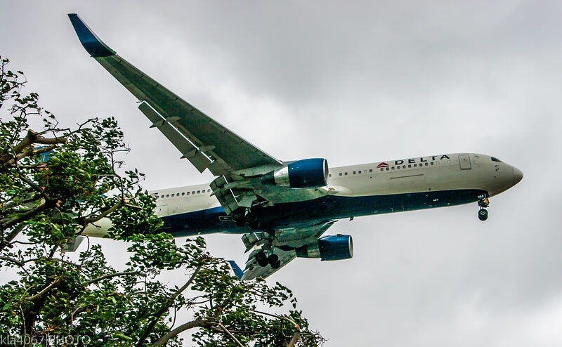 Réduction du trafic aérien en vue à l'aéroport Amsterdam-Schiphol aux Pays-Bas © Ron Reiring - CC BY-SA 2.0