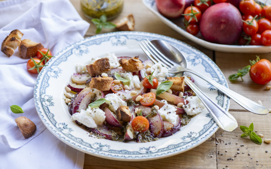 Salade de pêches rôties et buratta - Mon Quotidien Autrement - ©E. Montuclard