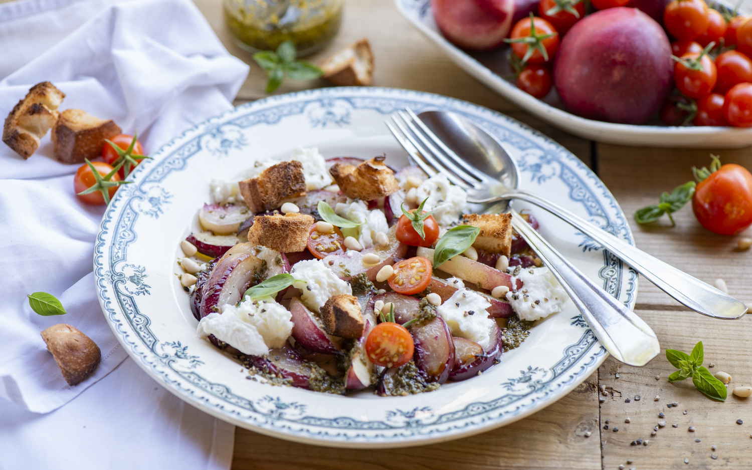 Salade de pêches rôties et buratta - Mon Quotidien Autrement - ©E. Montuclard