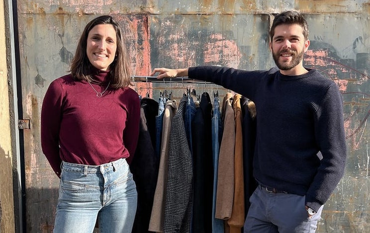 Marine Daul Mernier et Paul Charon, fondateurs d'Omaj, une plateforme qui facilite l'achat de vêtement de seconde main de qualité © Omaj