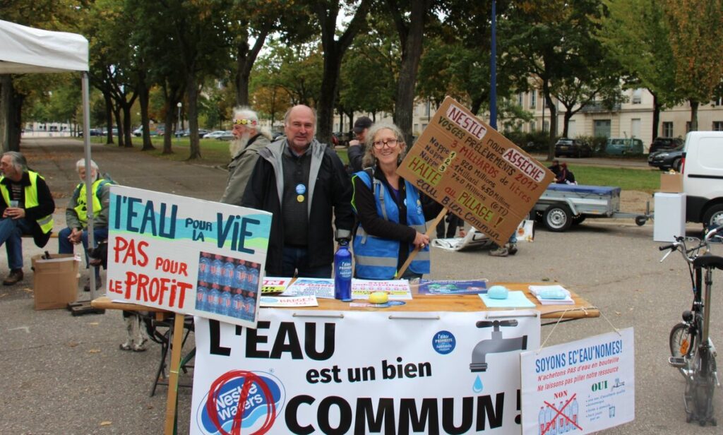 Le collectif Eau 88 lutte contre Nestlé Waters. Crédit : Eau 88