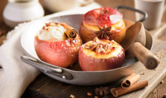 Pomme au four garnies de fromage frais - Mon Quotidien Autrement ©E Montuclard