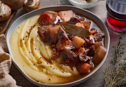 Ragoût de champignons et carottes au vin rouge
