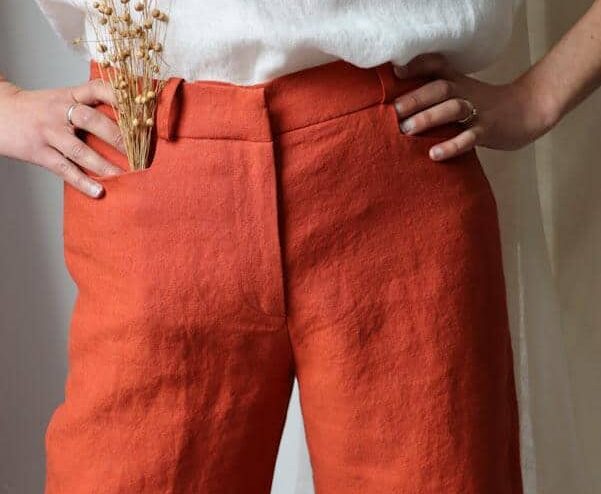 Un duo féminin lyonnais propose des pantalons durables, élégants et confortables. Crédit : C. Bergamia.
