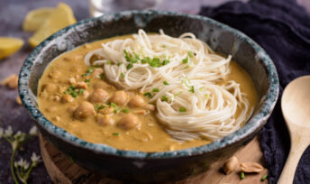 Soupe de nouilles au curry et pois chiche - Mon Quotidien Autrement - ©E. Montuclard