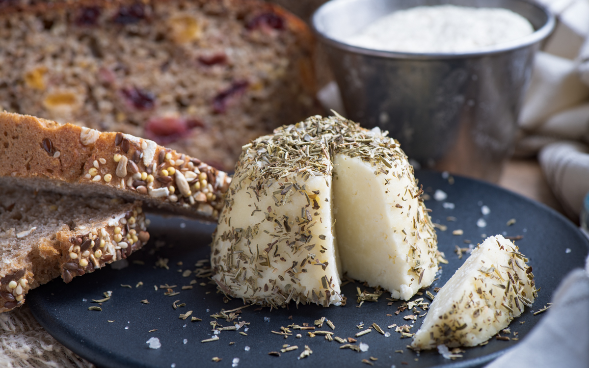 Fromage maison aux herbes - La Bouscule