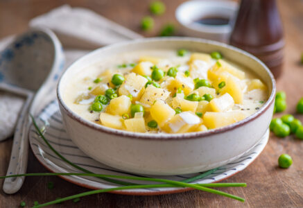 Soupe de pommes de terre et petits pois
