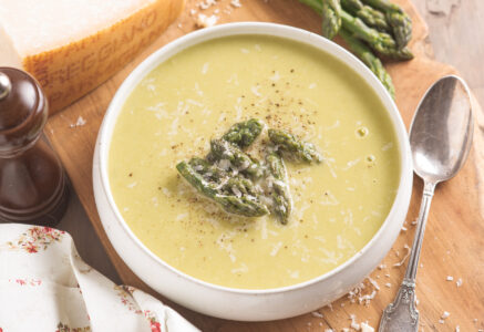 Velouté d’asperges au parmesan