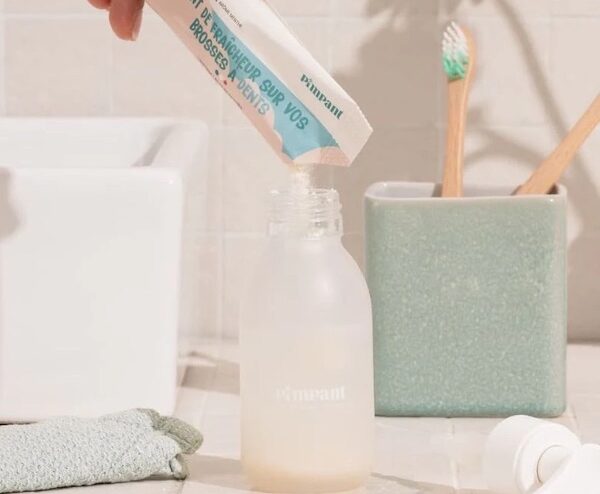 Le dentifrice à la menthe par Pimpant © Pimpant