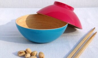Bibol propose des bols en bambou colorés, dans une démarche écologique et équitable.