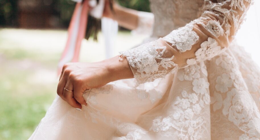 Tenues de mariage éco-responsables. Crédits freepik.diller