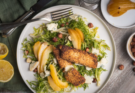 Frisée aux poires pochées et croquettes de tome de l’Aubrac