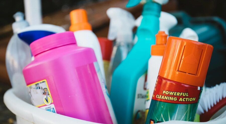 Les produits ménagers : vers une évaluation de leur dangerosité ? © Pexels, Ellie Burgin