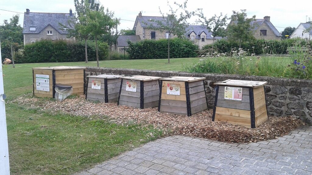 Une aire de compostage collectif à Fougères © Compost'Tout