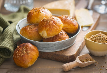 Recette de boules de bretzel au munster et cumin