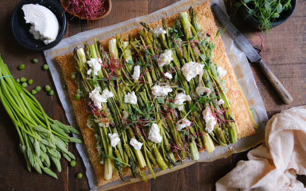 Recette : Tarte feuilletée aux asperges vertes - Mon Quotidien Autrement - ©E. Montuclard