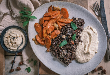 Recette de carottes rôties, salade de lentilles et houmous