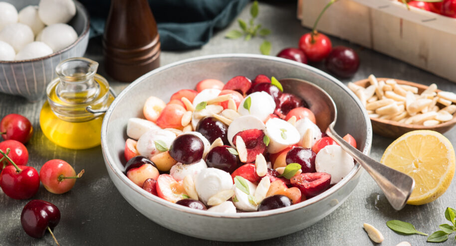 Recette de salade de cerises et mozzarella - Mon Quotidien Autrement - ©E. montuclard