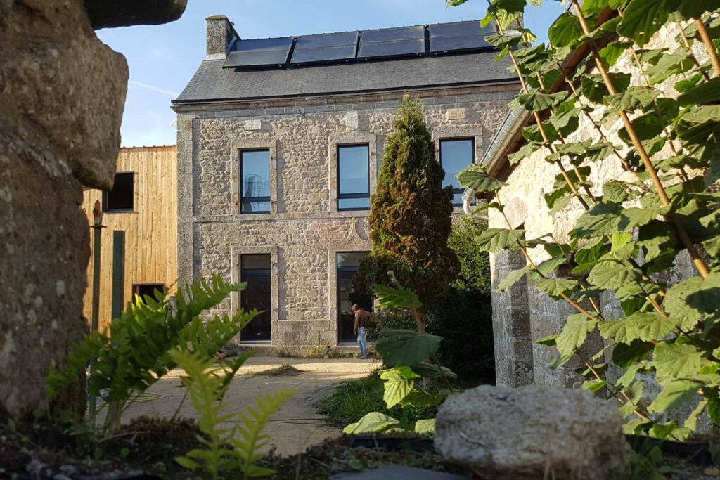 L'auberge de Mellionnec. Crédit : A la belle étoile
