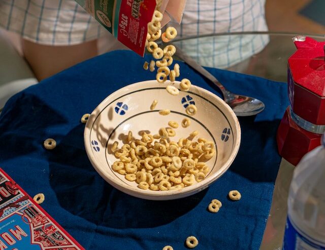 La stratégie alimentaire bloque sur les aliments ultra-transformés. Crédits : frogses production sur Unsplash.