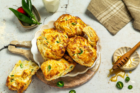 Recette de biscuits moelleux au cheddar et au piment vert