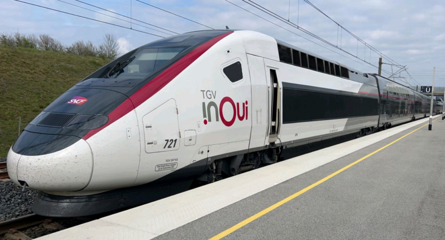 Pourquoi le train est cher et compliqué ? Un TGV. Crédit : Passion SNCF / Wikimedia