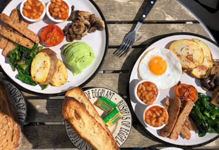 Un petit-déjeuner anglais végétarien, à Brighton