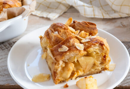 Recette de gâteau aux croissants et aux pommes savoureuse et anti-gaspi