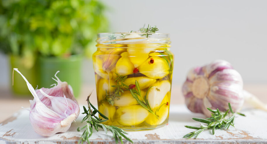 Recette d'ail nouveau confit maison - La Bouscule - ©S.LACROIX