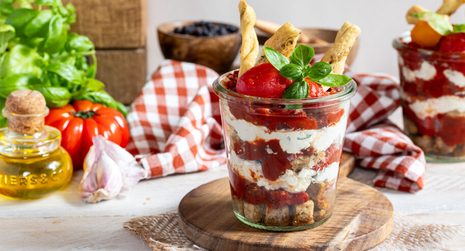 Recette de tiramisu salé aux tomates, aussi céleste et délicieux que le fameux dessert italien- La Bouscule - ©S.LACROIX